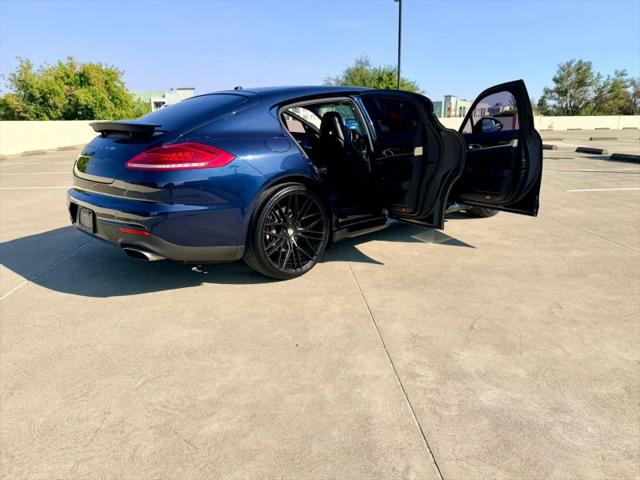2016 Porsche Panamera 4