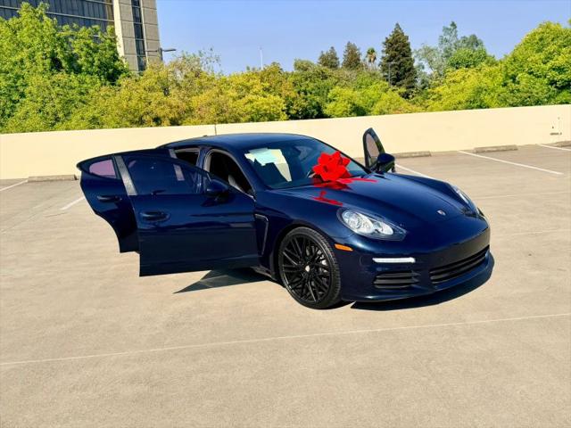 2016 Porsche Panamera 4
