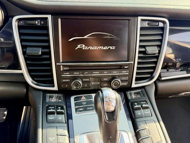 2016 Porsche Panamera 4