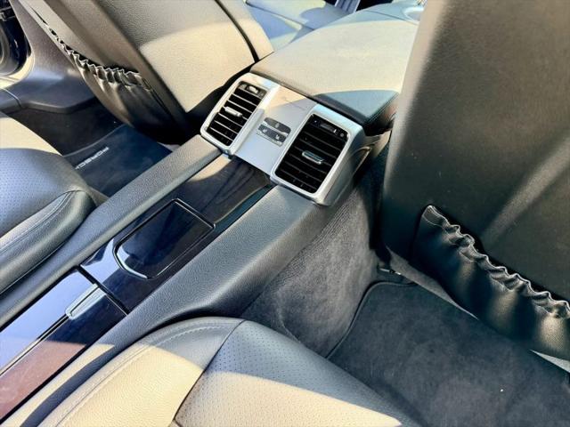 2016 Porsche Panamera 4