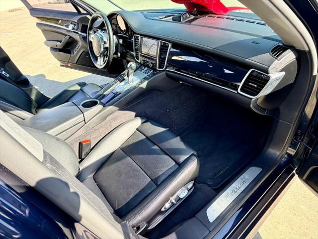 2016 Porsche Panamera 4