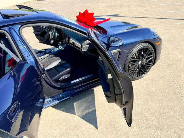 2016 Porsche Panamera 4