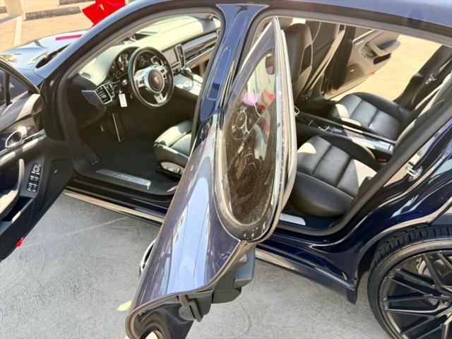 2016 Porsche Panamera 4