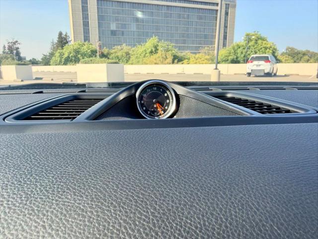 2016 Porsche Panamera 4