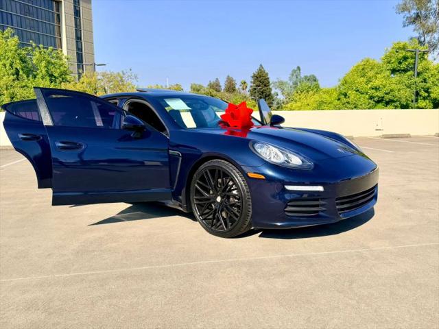 2016 Porsche Panamera 4