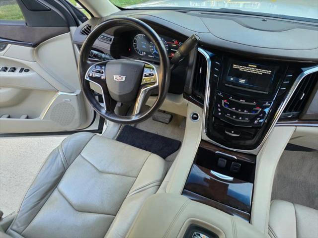 2017 Cadillac Escalade Luxury