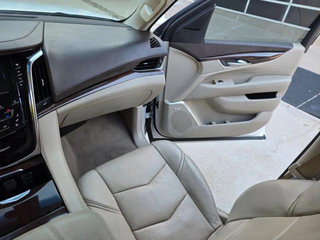 2017 Cadillac Escalade Luxury