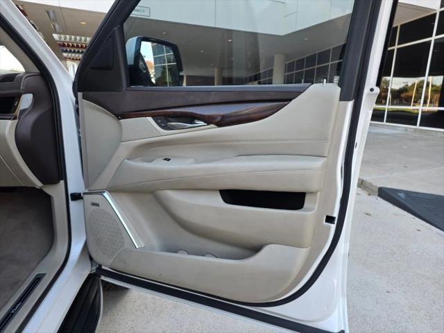 2017 Cadillac Escalade Luxury
