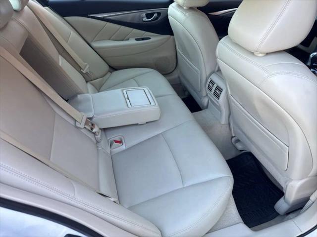2015 INFINITI Q50 Premium