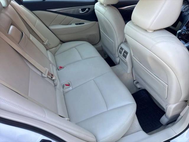 2015 INFINITI Q50 Premium