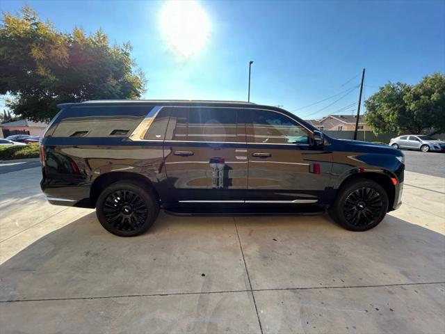 2022 Cadillac Escalade ESV 4WD Luxury