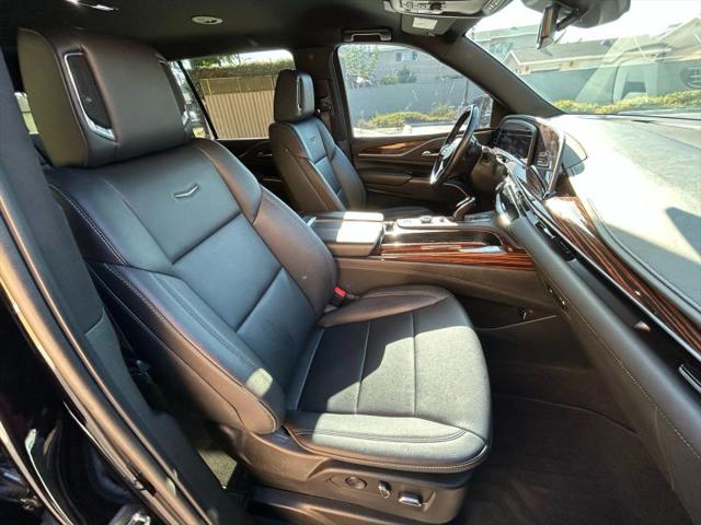 2022 Cadillac Escalade ESV 4WD Luxury