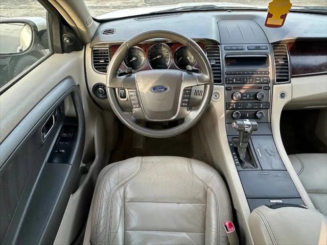 2011 Ford Taurus SEL