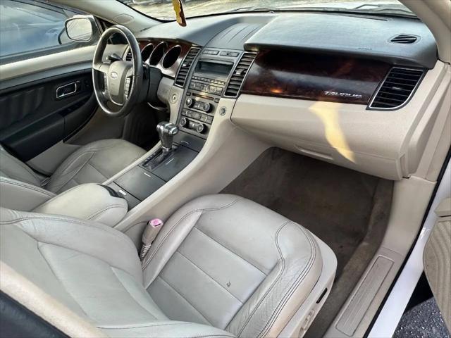 2011 Ford Taurus SEL
