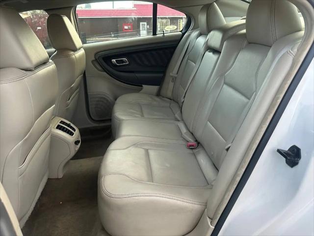 2011 Ford Taurus SEL