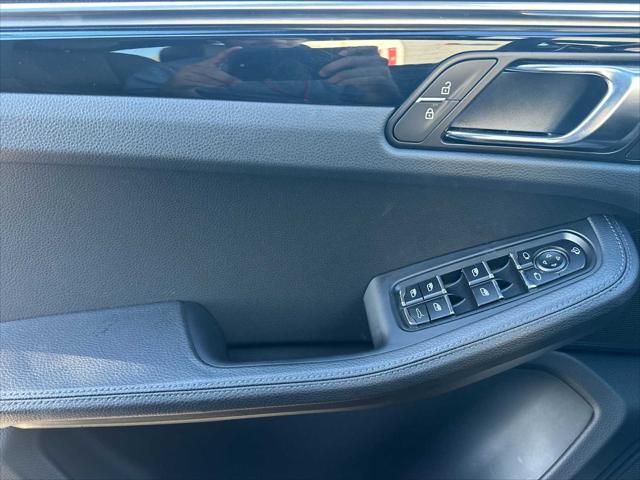 2025 Porsche Macan AWD