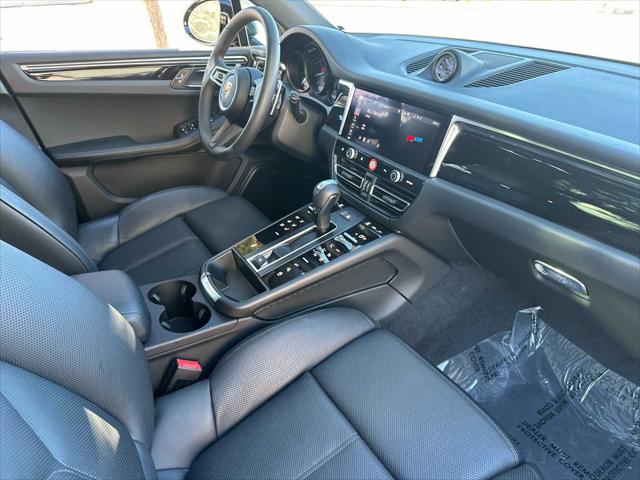 2025 Porsche Macan AWD