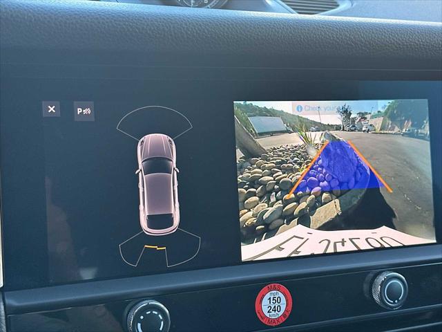 2025 Porsche Macan AWD