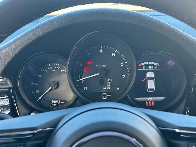 2025 Porsche Macan AWD