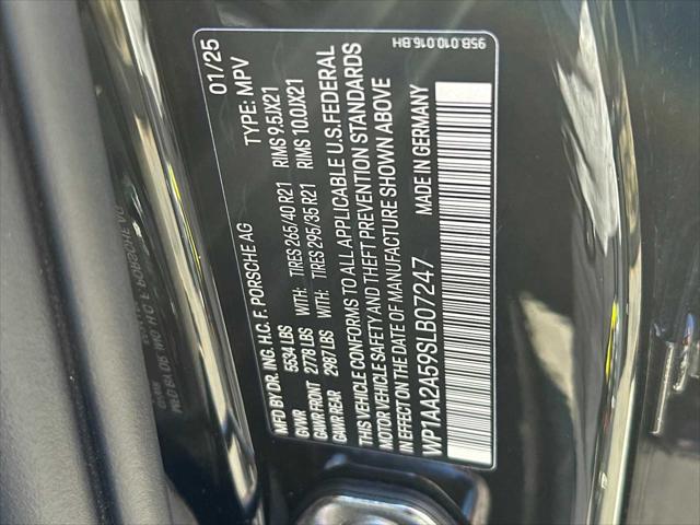 2025 Porsche Macan AWD
