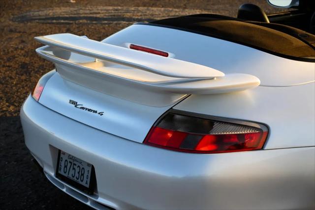 2000 Porsche 911 911 Carrera 4