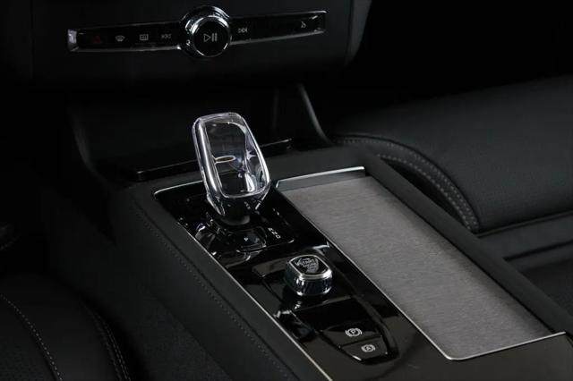 2026 Volvo XC90 Plug-In Hybrid Ultra Dark Theme, T8 AWD, Electric/Gasoline, 7 Seats