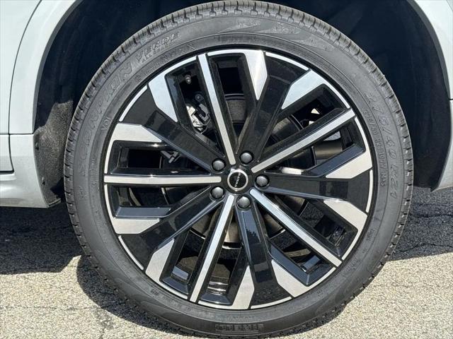 2026 Volvo XC90 Plug-In Hybrid Ultra Dark Theme, T8 AWD, Electric/Gasoline, 7 Seats