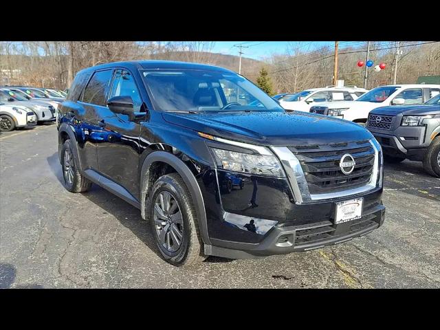 2025 Nissan Pathfinder S 4WD