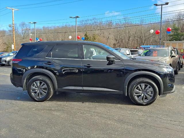 2025 Nissan Pathfinder S 4WD
