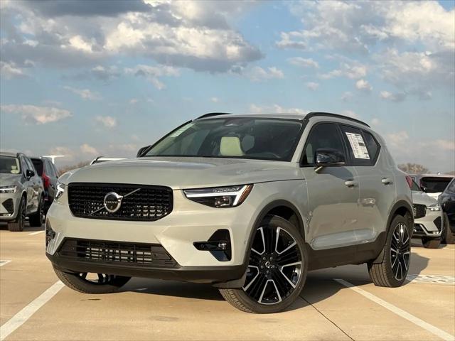 2026 Volvo XC40 Plus, B5 AWD Gas (mild hybrid), Dark for sale in Frisco, TX