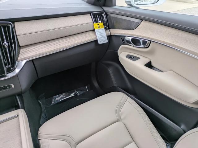 2026 Volvo XC90 Plus, B6 AWD Gas mild hybrid, Gasoline, Bright, 7 Seats
