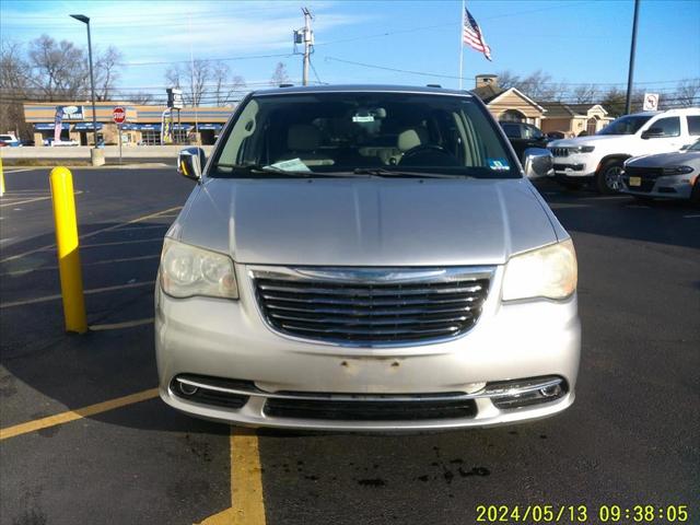 2012 Chrysler Town and Country Touring-L