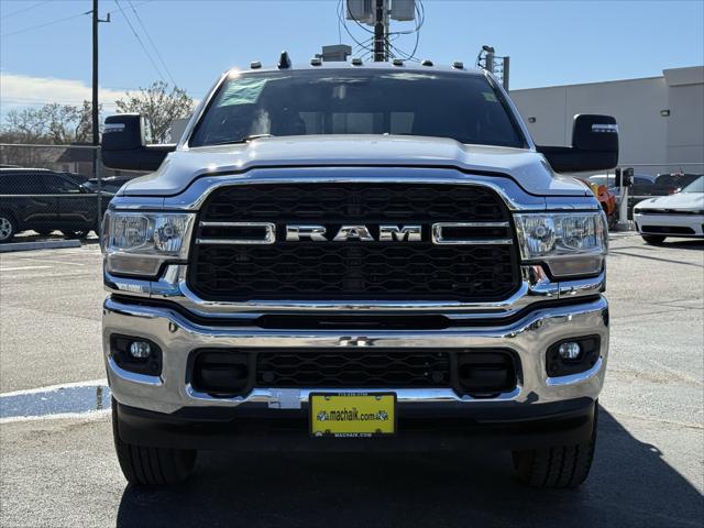 2023 RAM 3500 Tradesman Crew Cab 4x4 8 Box