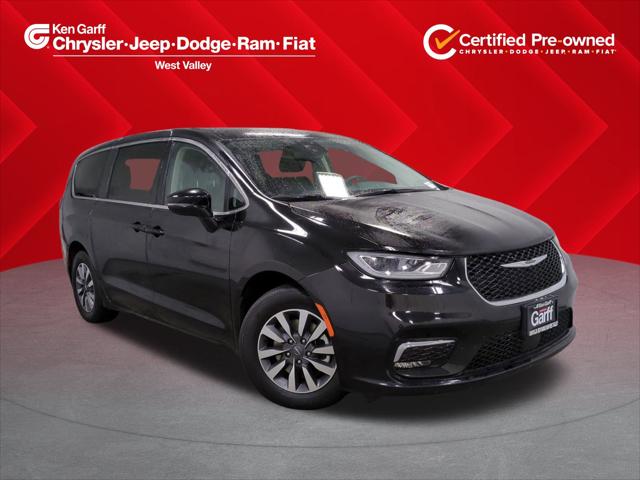 2024 Chrysler Pacifica Hybrid Select