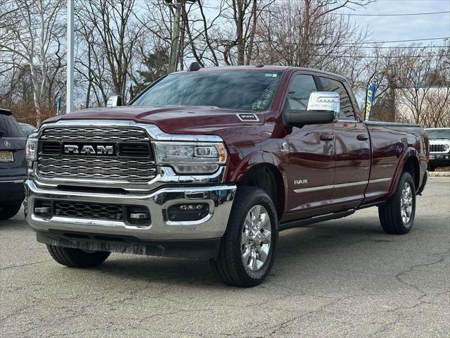 2024 RAM 3500 Limited Crew Cab 4x4 8 Box