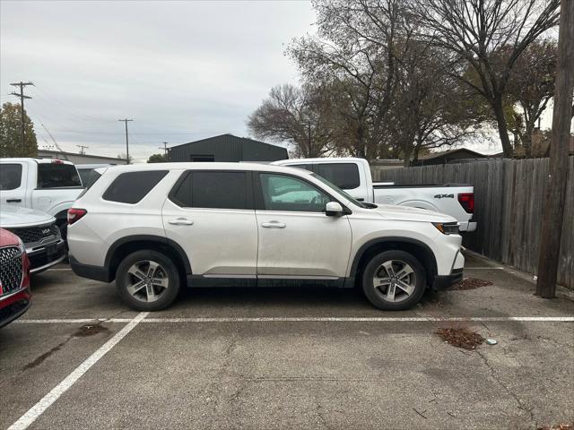 2023 Honda Pilot AWD EX-L 8 Passenger