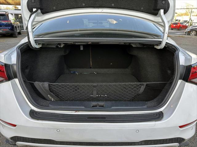 2020 Nissan Sentra SV Xtronic CVT [14]