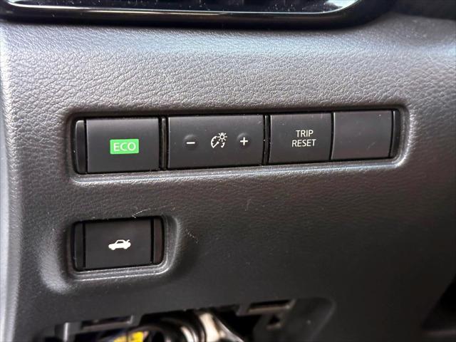 2020 Nissan Sentra SV Xtronic CVT [23]