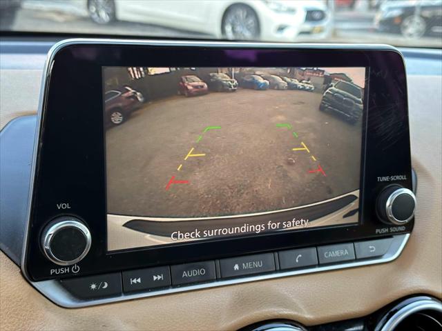 2020 Nissan Sentra SV Xtronic CVT [25]