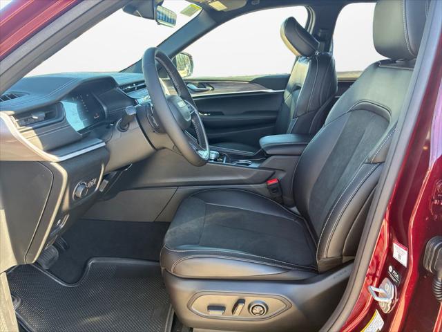 2026 Jeep Grand Cherokee Altitude 4x2