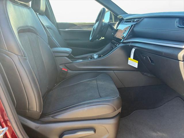 2026 Jeep Grand Cherokee Altitude 4x2