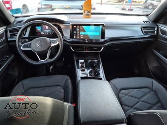 2024 Volkswagen Atlas Cross Sport 2.0T SE w/Technology