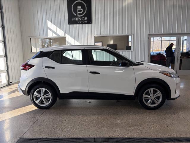 2022 Nissan Kicks S Xtronic CVT