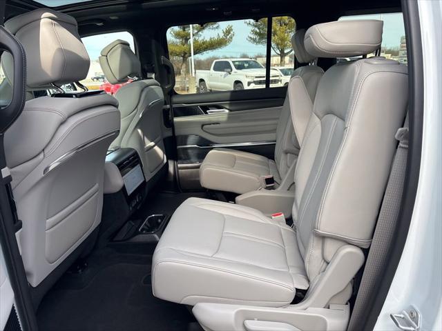 2026 Jeep Grand Wagoneer Summit Obsidian 4x4