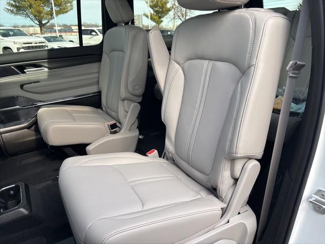 2026 Jeep Grand Wagoneer Summit Obsidian 4x4