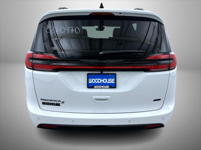 2026 Chrysler Pacifica Select AWD