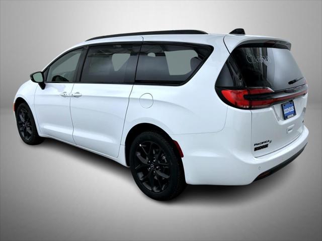 2026 Chrysler Pacifica Select AWD