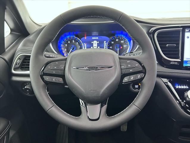 2026 Chrysler Pacifica Select AWD