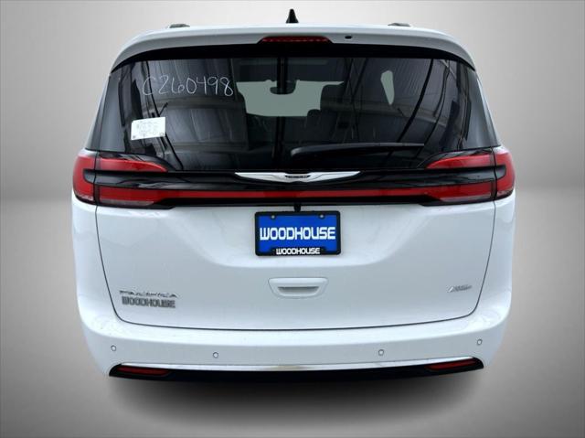 2026 Chrysler Pacifica Pinnacle AWD