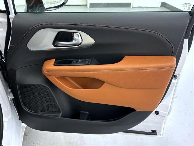 2026 Chrysler Pacifica Pinnacle AWD